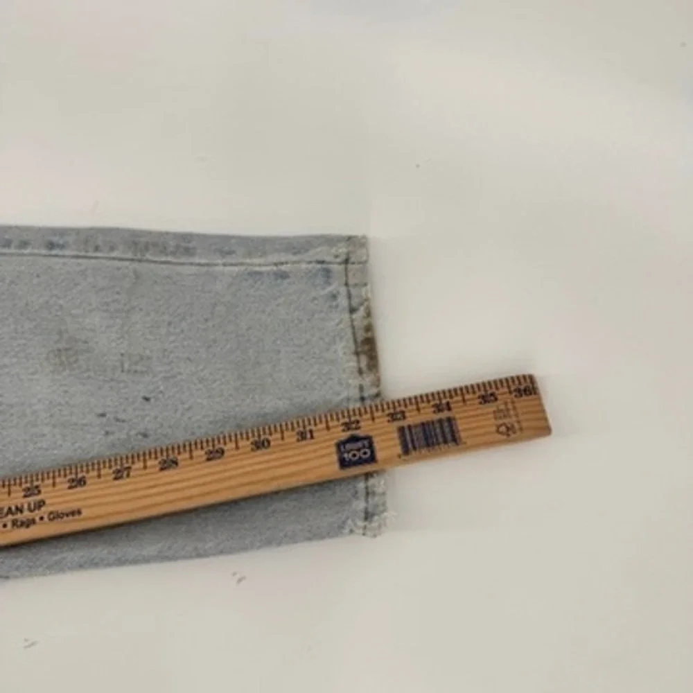 Vintage Y2K Levi's 550 Relaxed Fit Tapered Leg‎ Mens 34x32 Light Wash USA Made